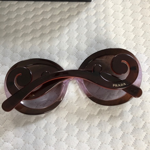 Prada sunglasses - Picture 4 of 4